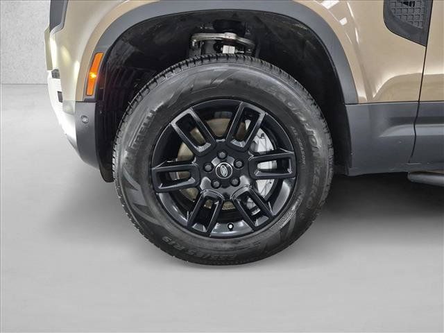 Certified 2025 Land Rover Defender 110 S AWD/4WD image 28