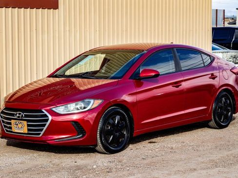 Used 2017 Hyundai Elantra SE image 7