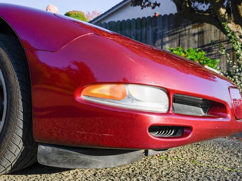 Used 2003 Chevrolet Corvette 50th Anniversary Edition w/ Preferred Equipment Group image 78