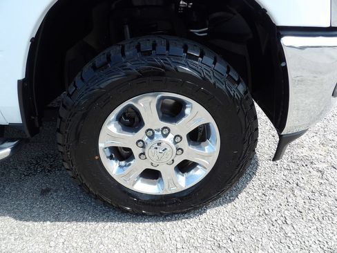 Used 2024 RAM 2500 Big Horn AWD/4WD image 61