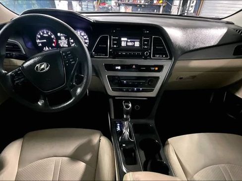 Used 2017 Hyundai Sonata SE FWD image 15