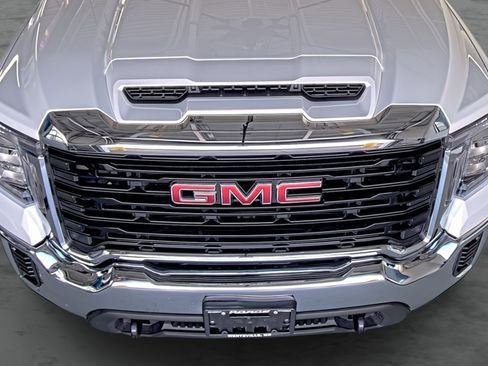 Used 2022 GMC Sierra 2500 Pro w/ Convenience Package AWD/4WD image 16