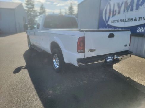 Used 2004 Ford F250 Lariat RWD image 4