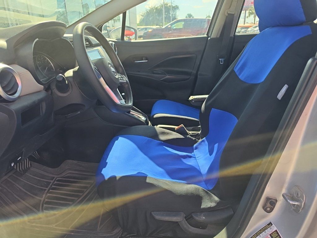 Used 2020 Nissan Versa SV FWD image 3