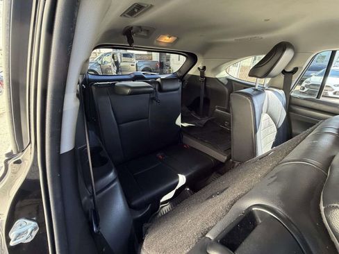 Used 2021 Toyota Highlander XLE image 16