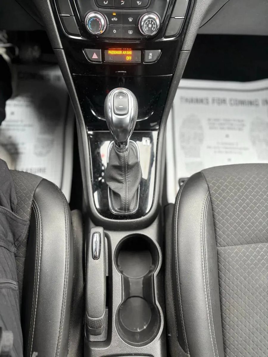 Used 2022 Buick Encore Preferred w/ Safety Package AWD/4WD image 14