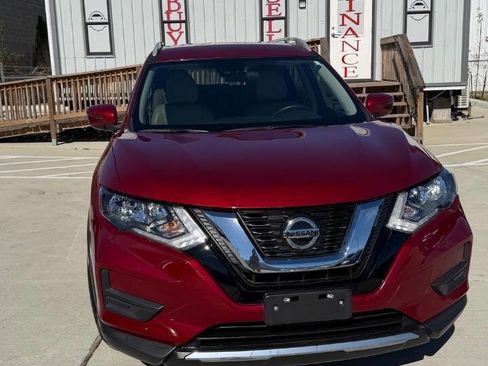 Used 2019 Nissan Rogue SV image 5