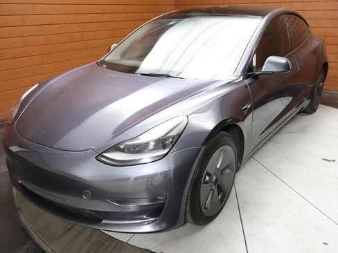 Used 2021 Tesla Model 3 Standard Range Plus RWD image 4