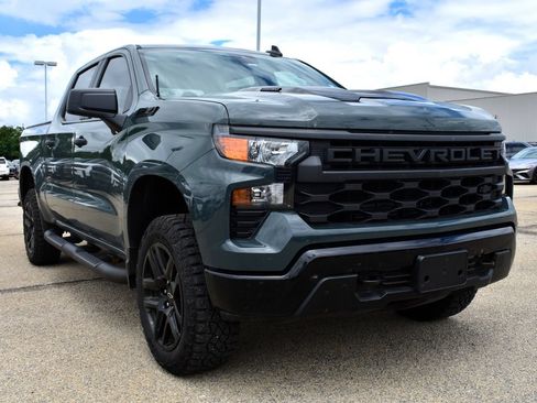 Used 2025 Chevrolet Silverado 1500 Custom Trail Boss w/ Dark Appearance Package AWD/4WD image 9