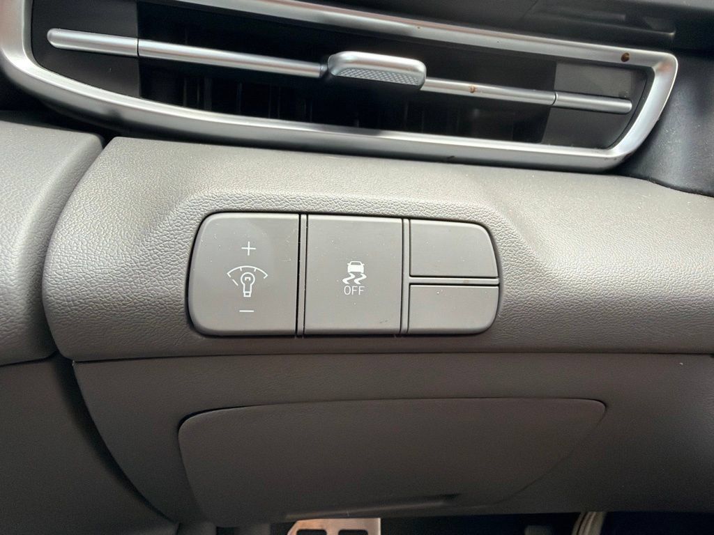 Used 2026 Hyundai Elantra Sport FWD image 26