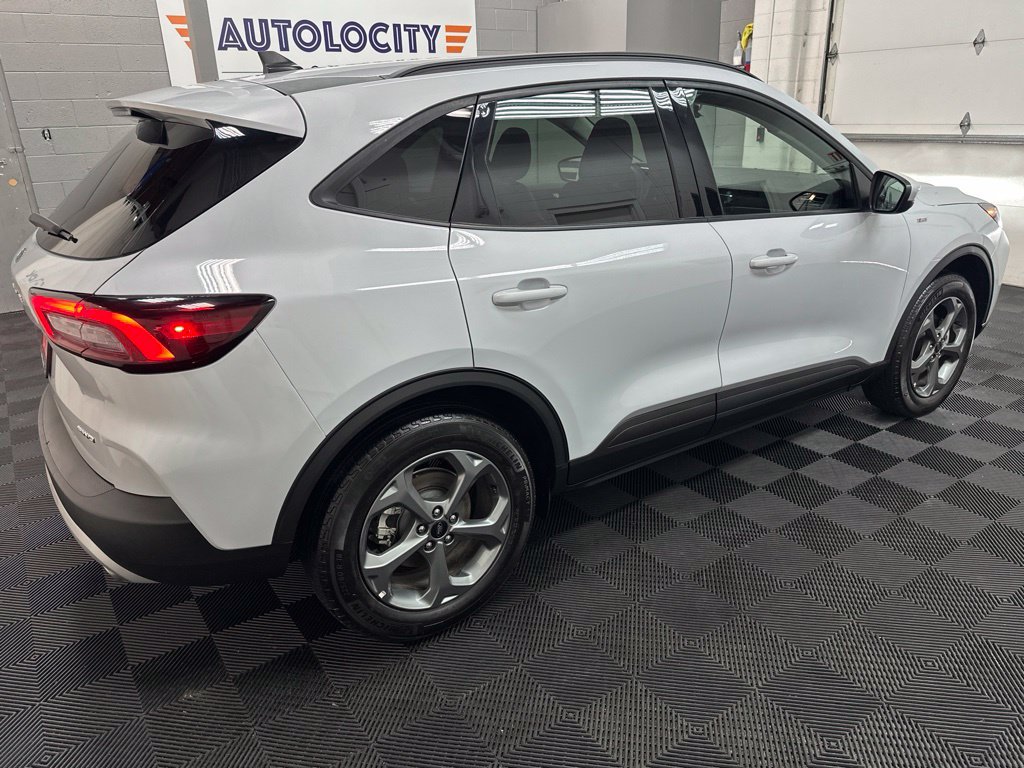 Used 2025 Ford Escape ST-Line Select AWD/4WD image 11
