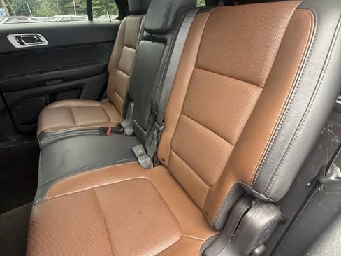 Used 2015 Ford Explorer Limited w/ Equipment Group 301A AWD/4WD image 16