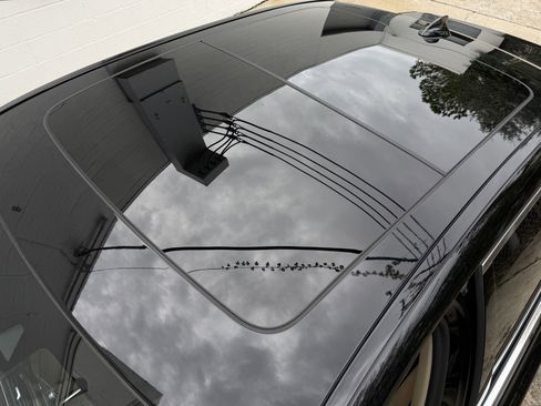 Used 2019 BMW 750i image 17