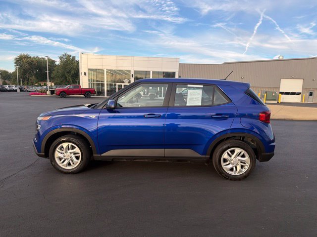 Used 2023 Hyundai Venue SE w/ Cargo Package FWD image 4