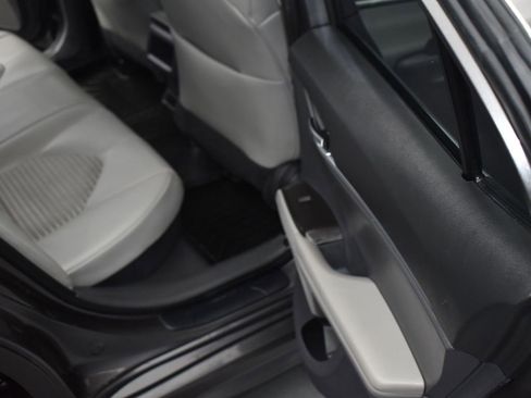 Used 2021 Toyota Camry SE image 14