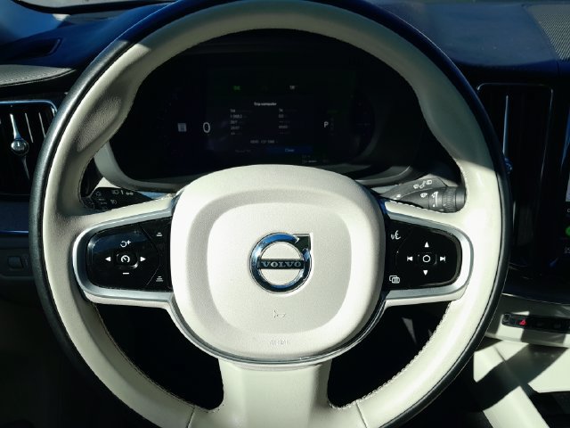 Used 2022 Volvo XC60 T8 Inscription w/ Advanced Package AWD/4WD image 4