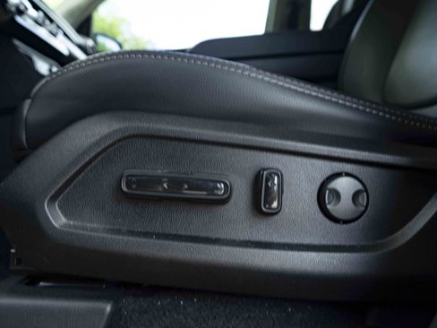 Used 2023 Honda Pilot EX-L image 40