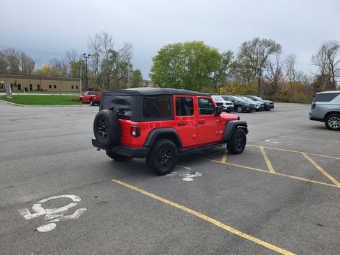 Used 2018 Jeep Wrangler Unlimited Sport image 14