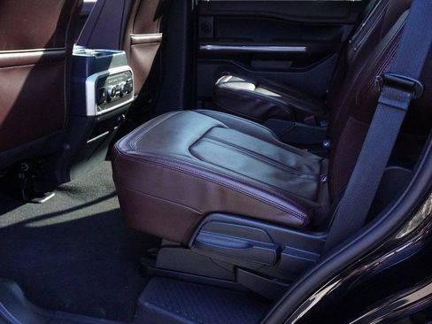 Used 2024 Ford Expedition Limited image 36