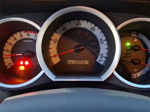 Used 2014 Toyota Tacoma 4x4 Double Cab image 25