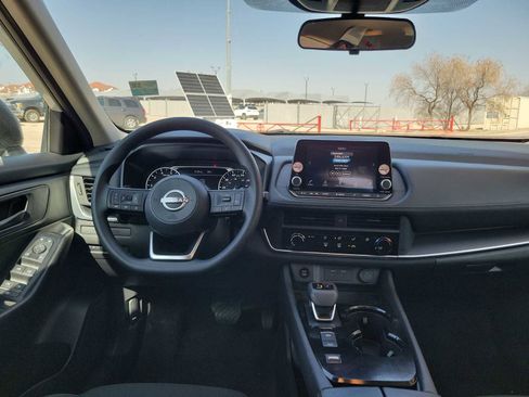 Used 2024 Nissan Rogue S image 6