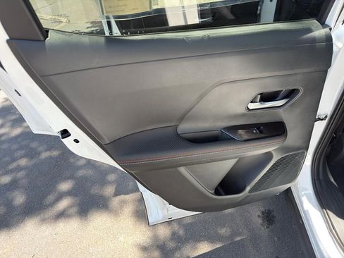 New 2025 Nissan Kicks SR image 28