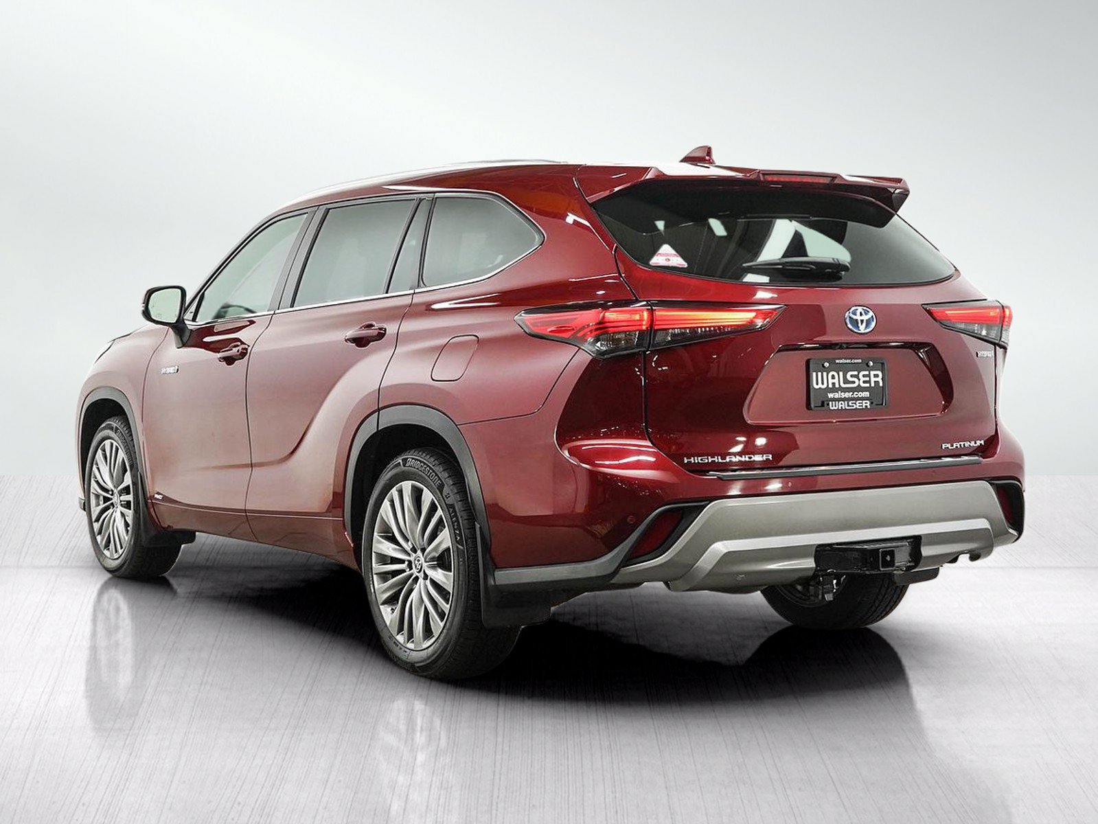 Used 2021 Toyota Highlander Platinum AWD/4WD image 3