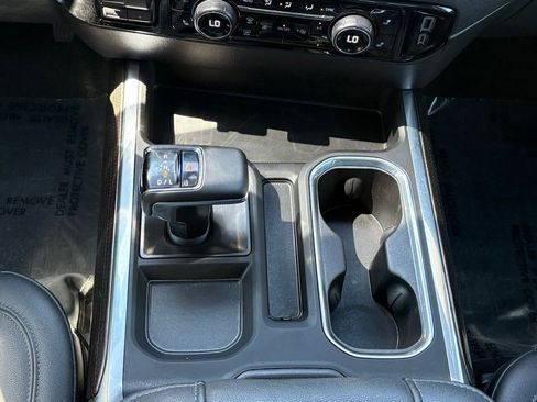 Used 2024 Chevrolet Silverado 1500 LT Trail Boss w/ Convenience Package II AWD/4WD image 19