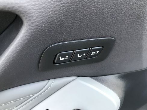 Certified 2022 Toyota Avalon Limited w/ Advanced Safety Package image 15