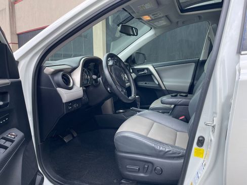 Used 2014 Toyota RAV4 Limited AWD/4WD image 2
