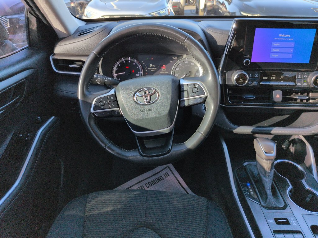 Used 2023 Toyota Highlander LE AWD/4WD image 13