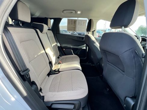 Used 2022 Ford Escape SE image 11