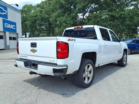 Used 2017 Chevrolet Silverado 1500 LT w/ LT Convenience Package AWD/4WD image 8