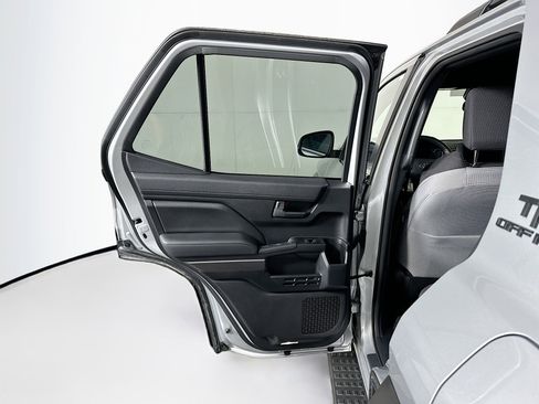 Used 2025 Toyota 4Runner TRD Off-Road image 26