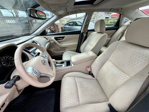 Used 2016 Nissan Altima 2.5 SV w/ Convenience Package FWD image 14