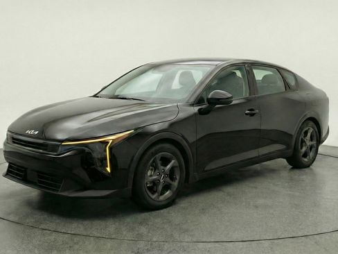 Used 2025 Kia K4 LXS FWD image 3
