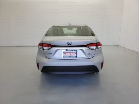 Used 2025 Toyota Corolla LE FWD image 6
