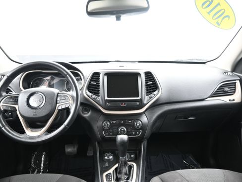 Used 2016 Jeep Cherokee Latitude AWD/4WD image 20
