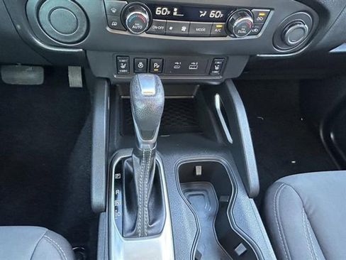 Used 2023 Nissan Frontier SV w/ SV Convenience Package image 17