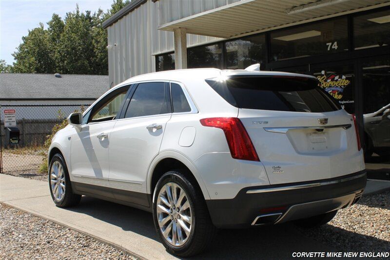 Used 2017 Cadillac XT5 Platinum w/ Driver Assist Package AWD/4WD image 4