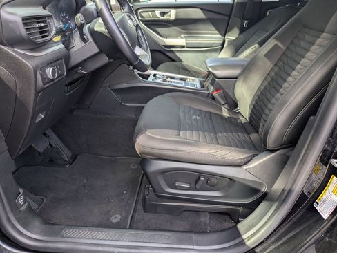 Certified 2021 Ford Explorer XLT image 12
