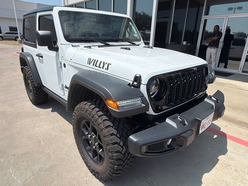 Used 2025 Jeep Wrangler Sport AWD/4WD image 3