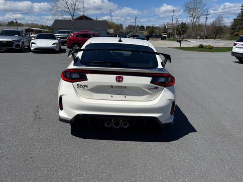Used 2025 Honda Civic Type R image 5