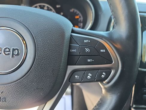 Used 2020 Jeep Grand Cherokee High Altitude RWD image 15