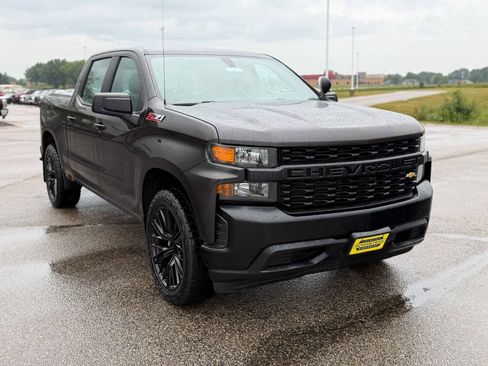 Used 2021 Chevrolet Silverado 1500 W/T w/ Z71 Off-Road Package AWD/4WD image 3