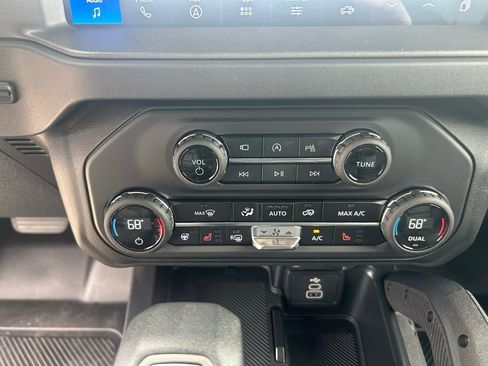 New 2026 Ford Bronco Badlands AWD/4WD image 14