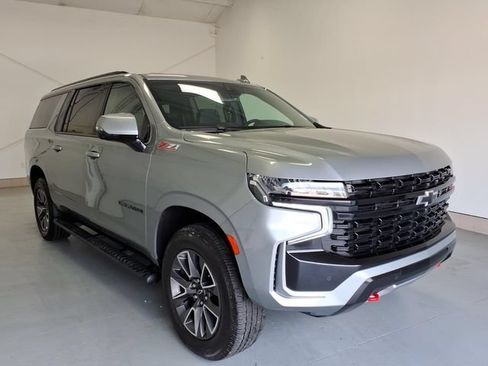 Used 2024 Chevrolet Suburban Z71 w/ Luxury Package AWD/4WD image 1