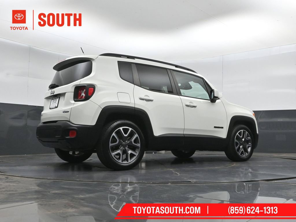 Used 2016 Jeep Renegade Latitude w/ Safety & Security Group FWD image 35