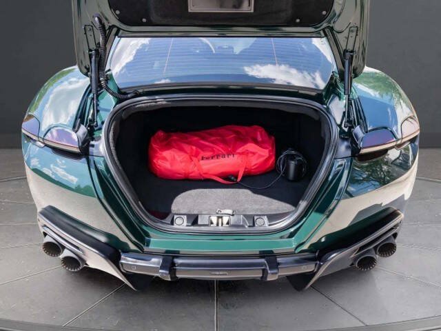 Used 2023 Ferrari Roma RWD image 11