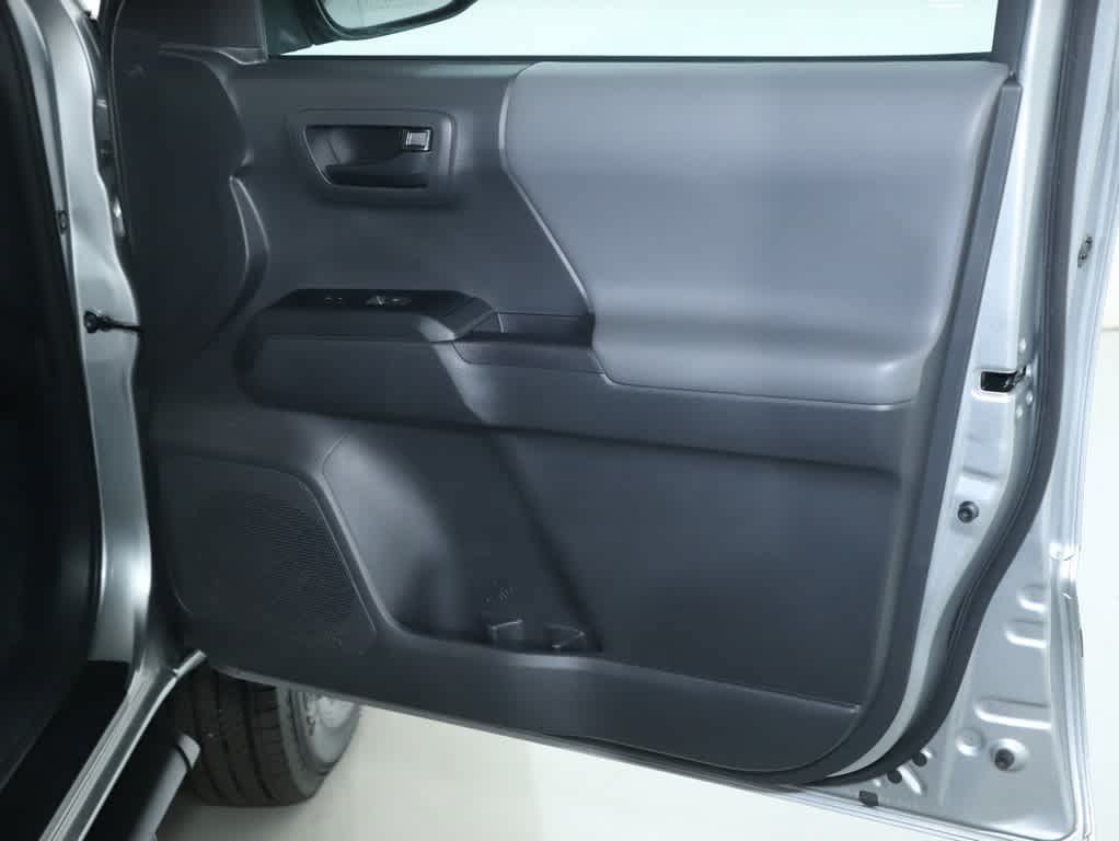 Certified 2023 Toyota Tacoma SR AWD/4WD image 31